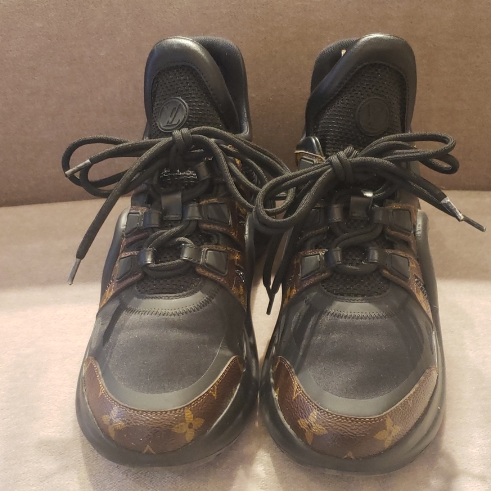 Louis Vuitton Arch Light Black Logo Sneakers